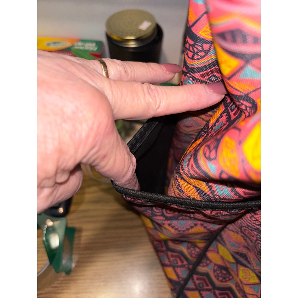 Traveland Carry on  Geometric Print Travel Bag /School Bookbag - Picture 5 of 16